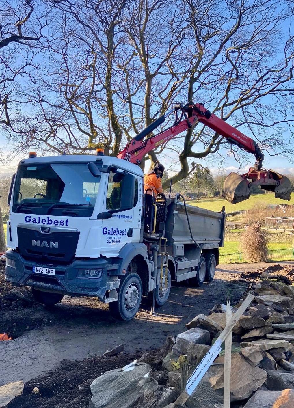 grab lorry for tipper aggregate section